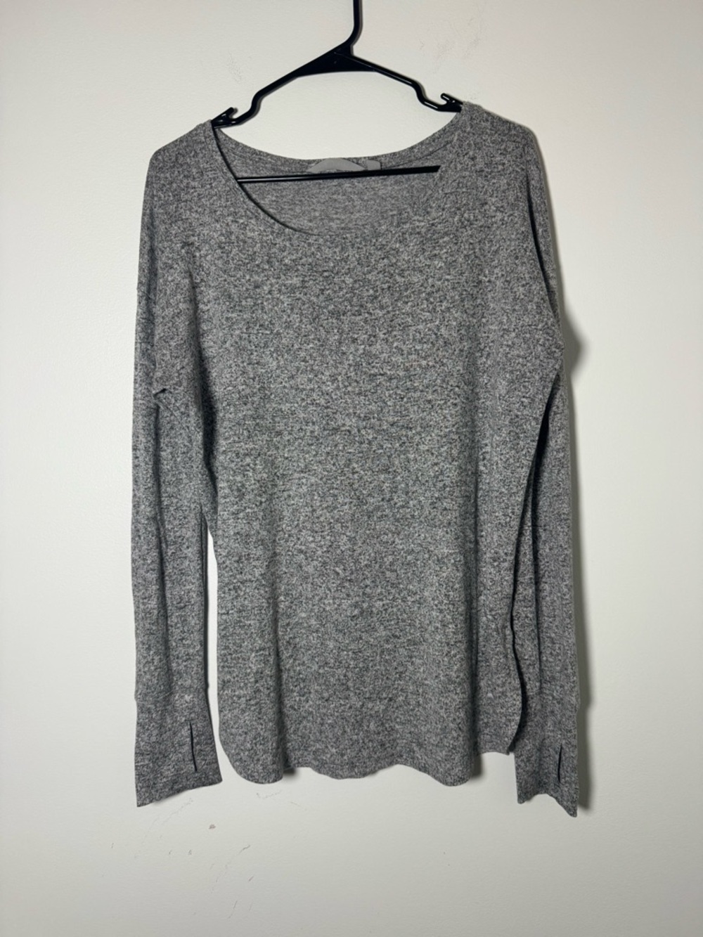 Athleta Womens Medium Gray Long Sleeve Top Thumbholes Athleisure